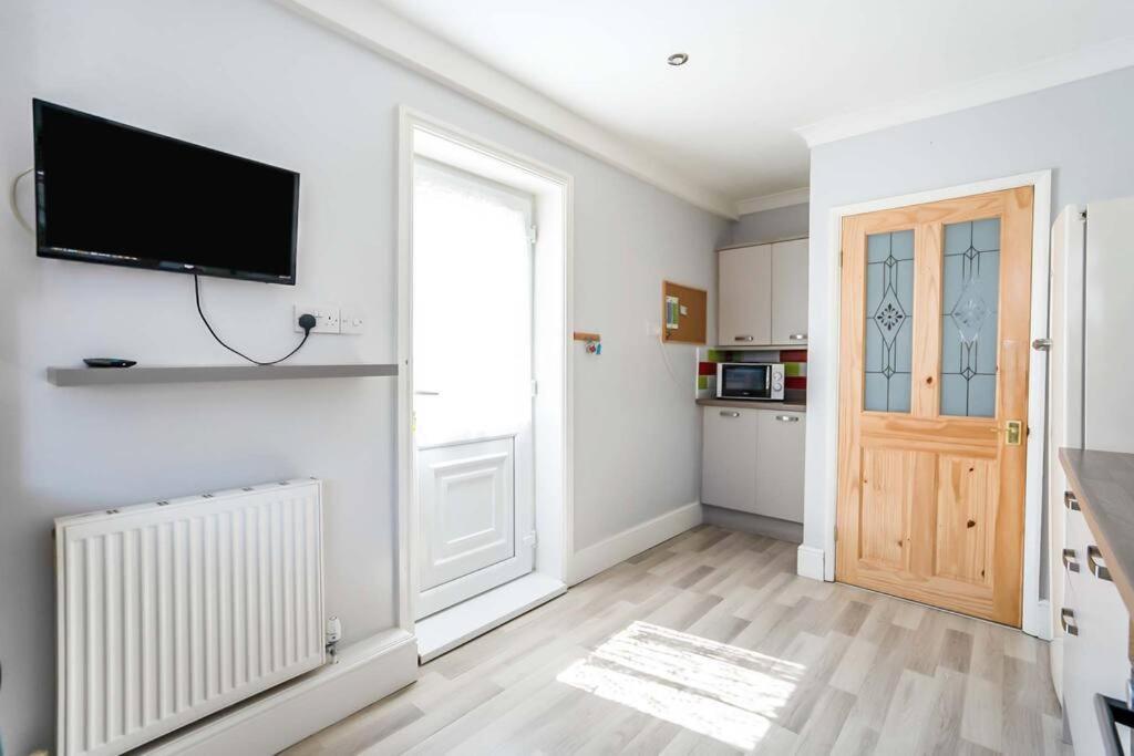 Beautiful 3 Bedroom Home, 10 Minutes Walk To Beach. クリーソープス エクステリア 写真
